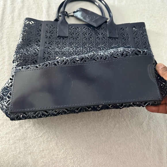 Tory Burch purse 100% authentic navy blue - Picture 5 of 7